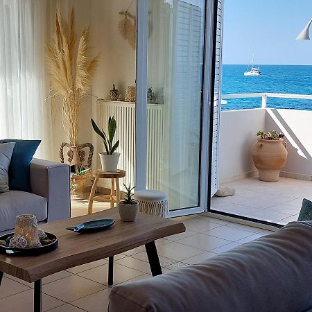 Amazing Beachfront Apartment In Hersonissos エクステリア 写真