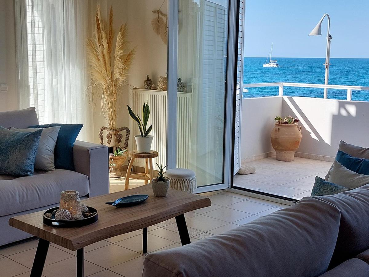 Amazing Beachfront Apartment In Hersonissos エクステリア 写真