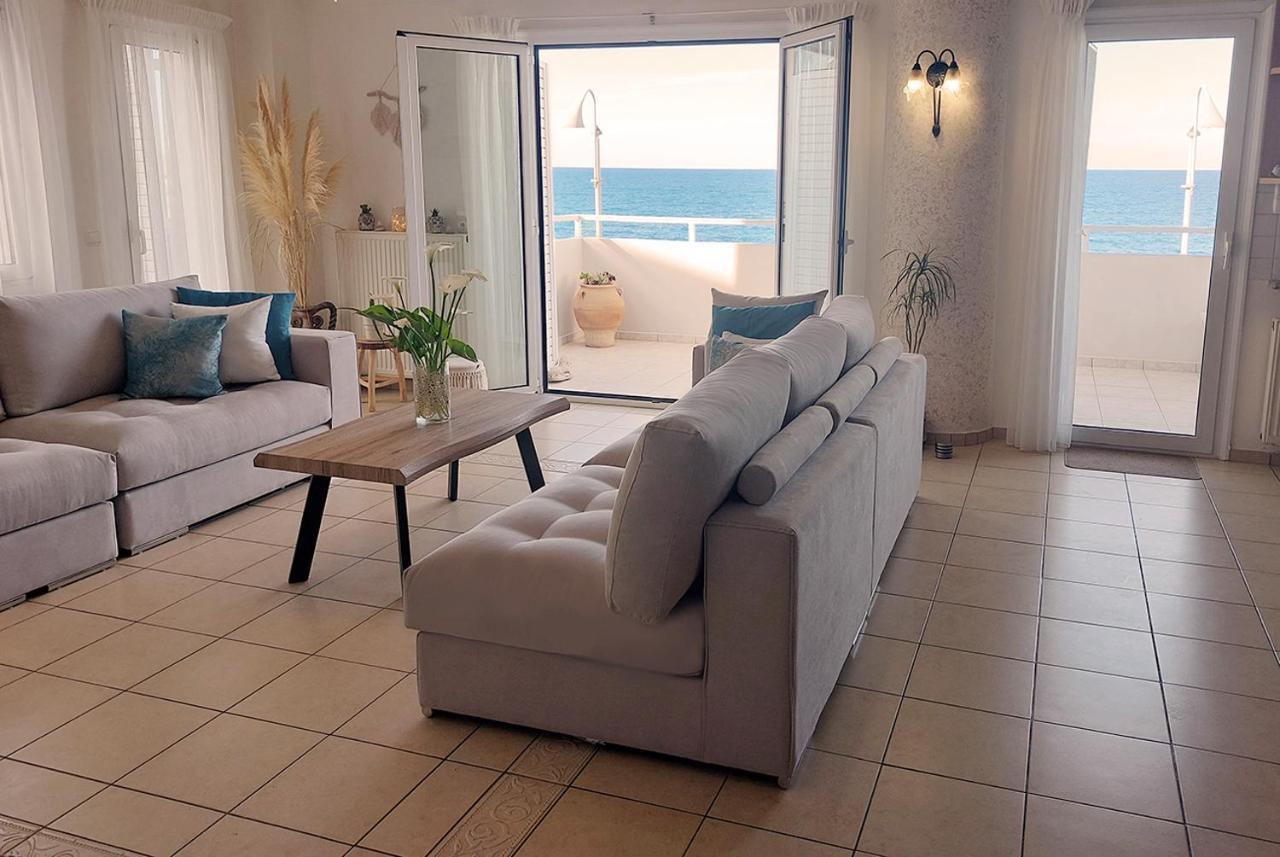 Amazing Beachfront Apartment In Hersonissos エクステリア 写真