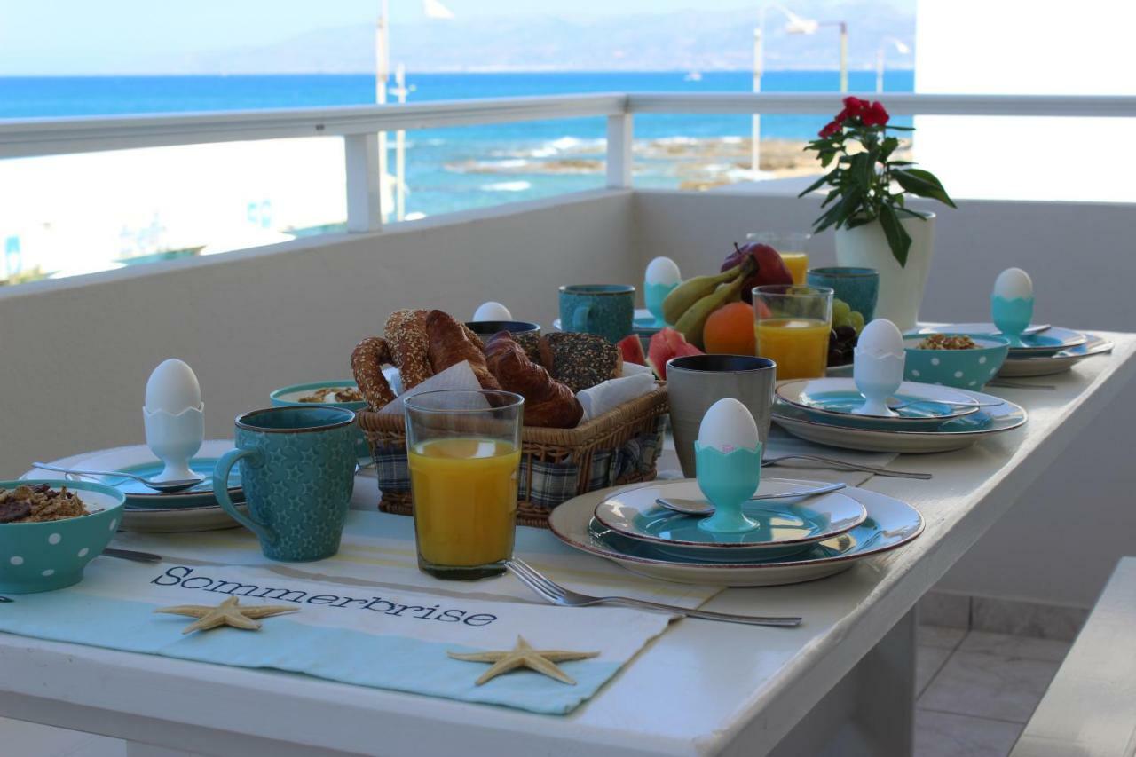 Amazing Beachfront Apartment In Hersonissos エクステリア 写真