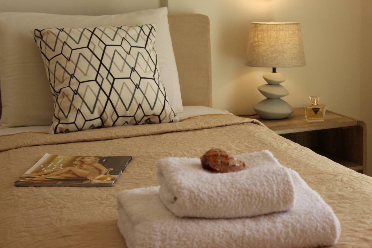 Amazing Beachfront Apartment In Hersonissos エクステリア 写真